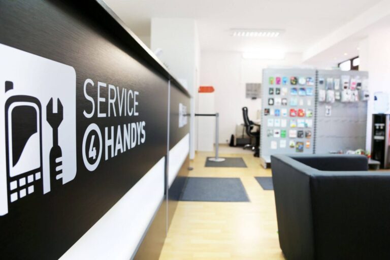 Service4Handys: Der unkomplizierte Reparaturservice per Postversand